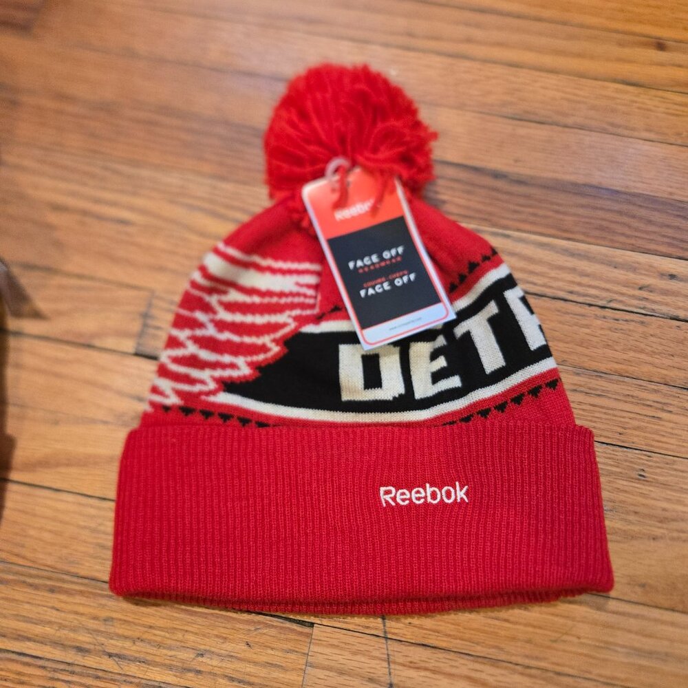 New Reebok Detroit Red Wing New Era Retro Men's Knit Hat Cuffed PomPom Beanie